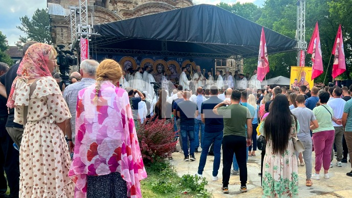 S ponosom nose teškoće